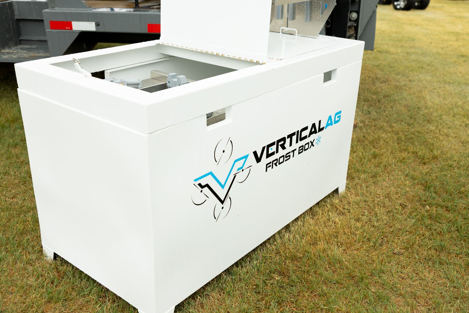 Vertical Ag Frost Box battery cooling box